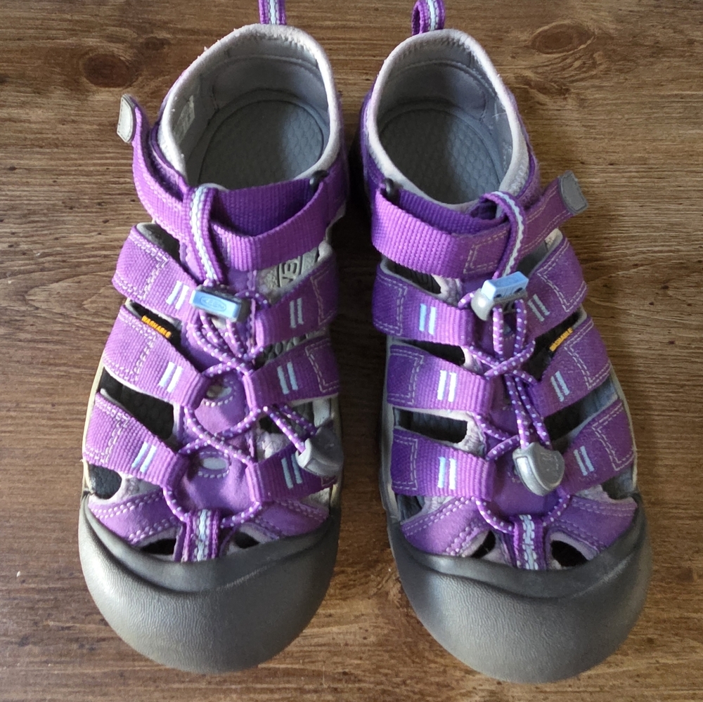 Keen Women Purple Athletic Hiking Walking Camping Sandals 5